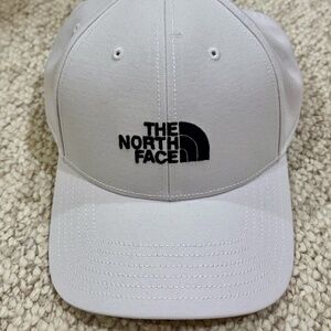 The North Face Unisex Adjustable Cap Light Gray / White